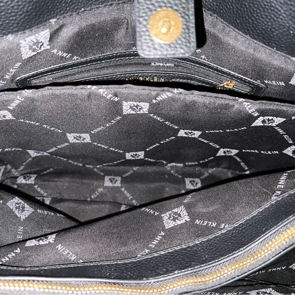 Black Pebbled Leather Tote Bag with Gold Hardware - Picture 6 of 8